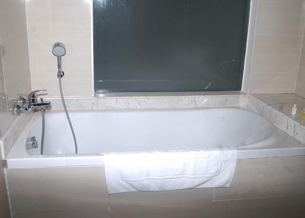 Man Myanmar Hotel Naypyidaw Cameră foto